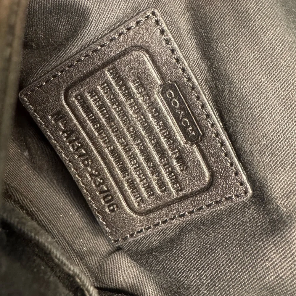 Coach Willis turn lock bag. Arm bag or cross body with tassel black - Picture 6 of 12